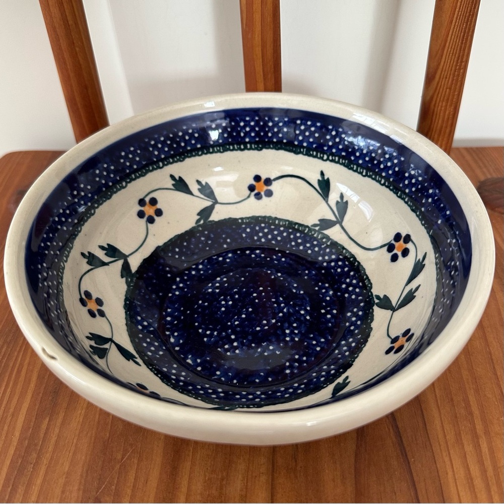 Hand-Painted Ceramic Serving Bowl in White and Navy - Picture 4 of 9